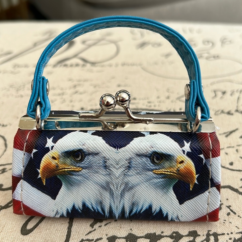 tic tok American Flag USA Bald Eagle Print Kiss Lock Lipstick Case NWOT
